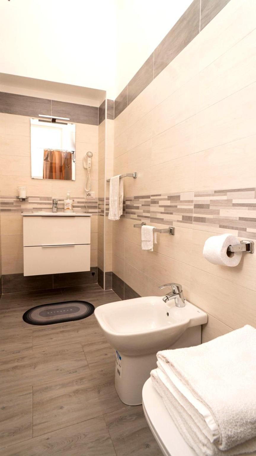 Casa Vacanze Alma B&B Grazioso Appartamento Sul Lungomare Di Pozzuoli A 300Mt Dal Centro E Dal Rione Terra By Movery Exteriör bild